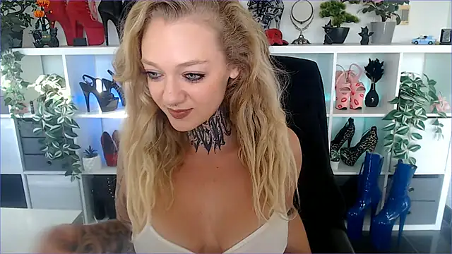 Snapshot of Valery_Venom chatting on 05-04-26, 03:08 Valery Venom online show from 05-04-26, 03:08