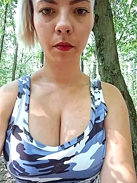 Snapshot of allinqueen chatting on 07-14-26, 01:17 allinqueen online show from 07-14-26, 01:17