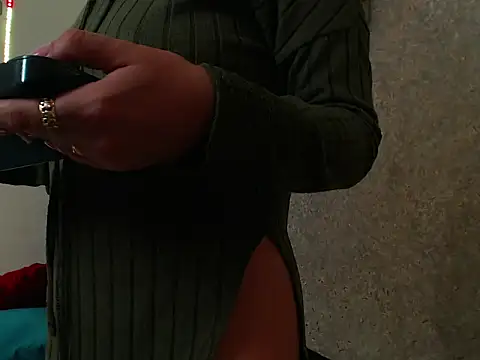 AliciaChelios online show from 04-19-26, 01:16