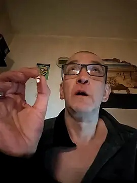 Snapshot of Nylonschlampe510 chatting on 09-11-25, 01:49 Nylonschlampe510 online show from 09-11-25, 01:49