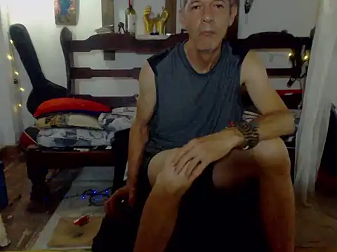 Snapshot of laye19 chatting on 09-13-25, 01:38 laye19 online show from 09-13-25, 01:38