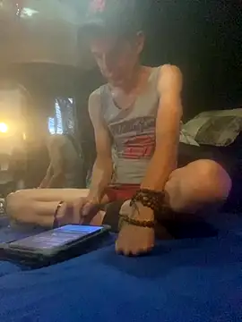 laye19 online show from 10-25-25, 10:59