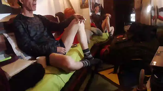 laye19 online show from 11-29-25, 12:13