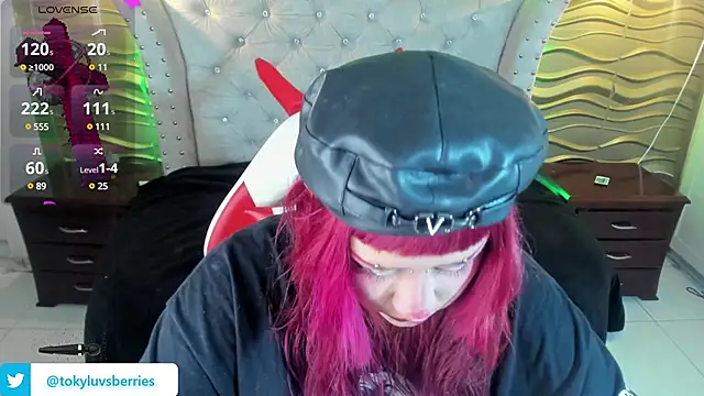 toky doll online show from 01-31-25, 08:54