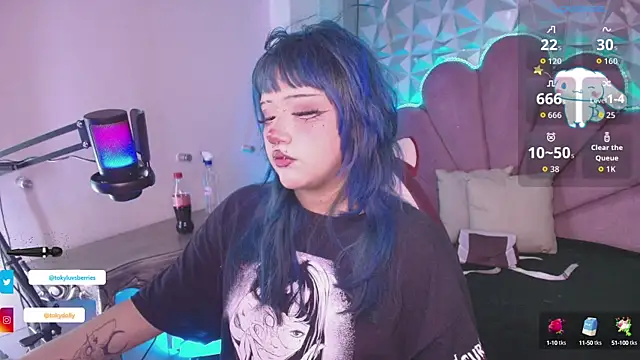 toky doll online show from 09-19-25, 07:14