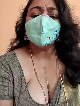 neelu-hoty online show from 03-11-25, 09:34