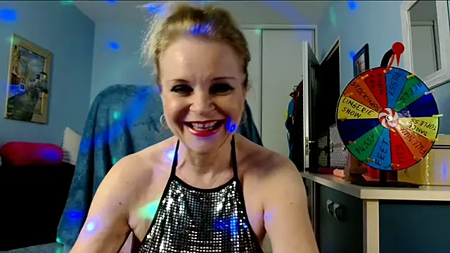 Snapshot of sexyjennyeu chatting on 10-10-25, 07:46 sexyjennyeu online show from 10-10-25, 07:46