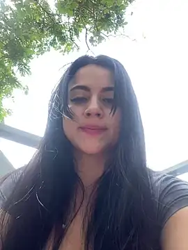 CoralineKam1 online show from 01-24-25, 03:45