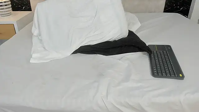 Hanna lens online show from 03-04-25, 06:18