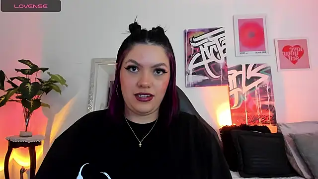 Snapshot of AnnieHuntters chatting on 01-09-25, 02:43 AnnieHuntters online show from 01-09-25, 02:43