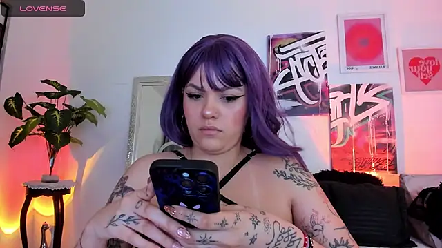 Snapshot of AnnieHuntters chatting on 01-22-25, 03:20 AnnieHuntters online show from 01-22-25, 03:20