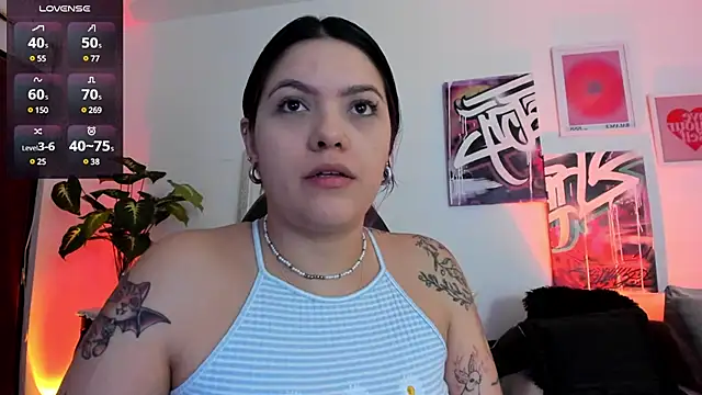 Snapshot of AnnieHuntters chatting on 01-30-25, 03:22 AnnieHuntters online show from 01-30-25, 03:22