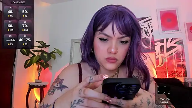 Snapshot of AnnieHuntters chatting on 02-11-25, 02:25 AnnieHuntters online show from 02-11-25, 02:25