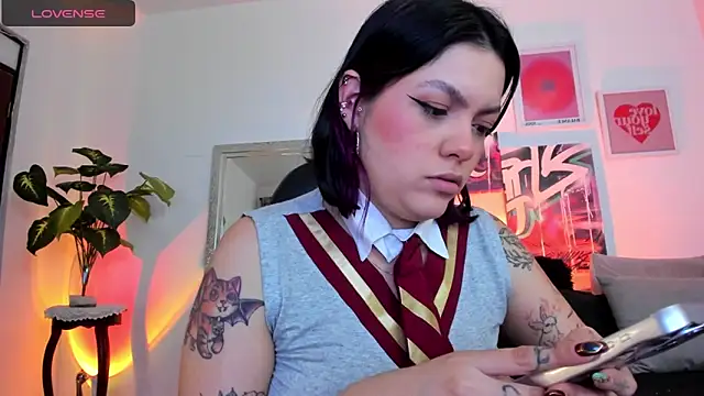 Snapshot of AnnieHuntters chatting on 03-08-25, 01:28 AnnieHuntters online show from 03-08-25, 01:28