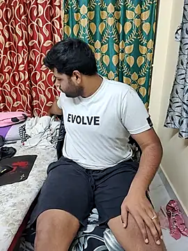 Snapshot of PawanHyd7 chatting on 11-29-25, 07:28 PawanHyd7 online show from 11-29-25, 07:28