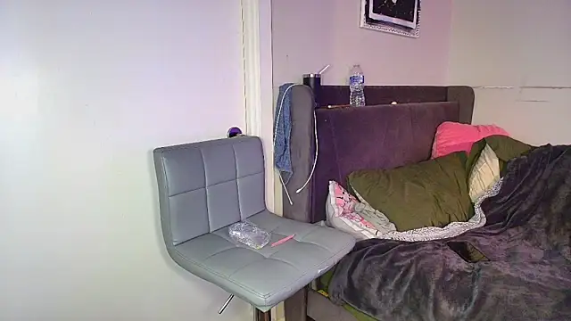 Snapshot of Naomiruty chatting on 11-19-25, 03:17 Naomiruty online show from 11-19-25, 03:17