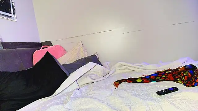 Snapshot of Naomiruty chatting on 02-11-26, 03:55 Naomiruty online show from 02-11-26, 03:55