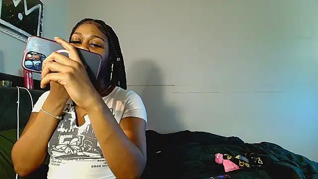 Snapshot of Naomiruty chatting on 02-25-26, 03:27 Naomiruty online show from 02-25-26, 03:27