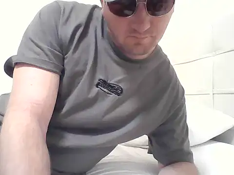 Snapshot of paul_daniel chatting on 11-08-25, 08:18 paul daniel online show from 11-08-25, 08:18