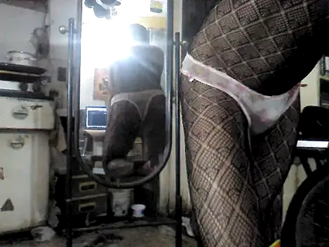 Snapshot of tu_poeta chatting on 11-10-25, 12:20 tu poeta online show from 11-10-25, 12:20