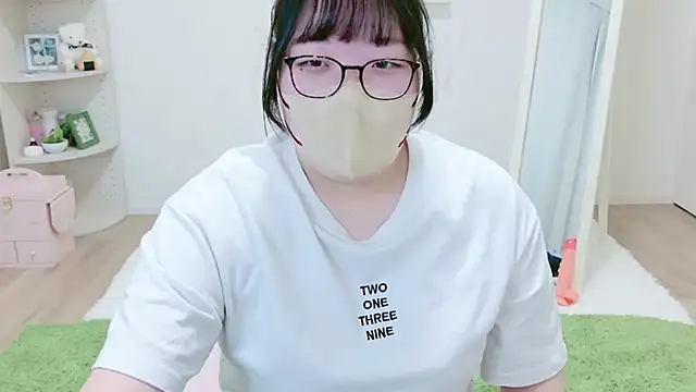 Snapshot of o-Aya-o chatting on 02-10-25, 06:24 o-Aya-o online show from 02-10-25, 06:24