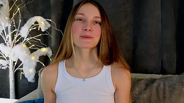 Snapshot of MonaEldon chatting on 01-06-25, 01:20 MonaEldon online show from 01-06-25, 01:20