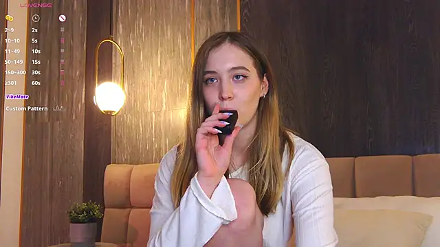 Snapshot of LoraineLuff chatting on 01-25-25, 08:53 LoraineLuff online show from 01-25-25, 08:53