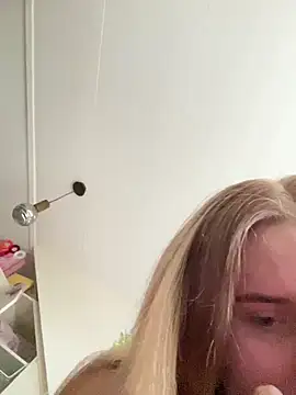 Snapshot of yourhornyslut chatting on 02-27-25, 12:13 yourhornyslut online show from 02-27-25, 12:13