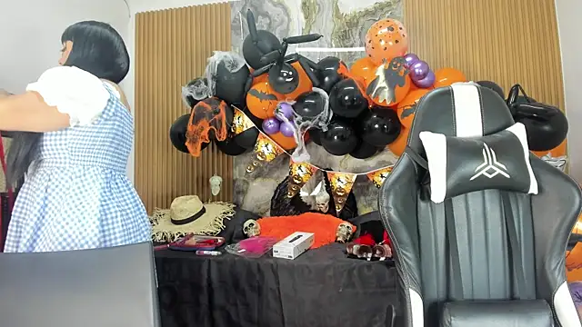 Danna topless online show from 10-30-25, 12:06