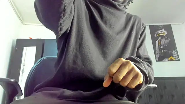 Snapshot of darwinjhonson chatting on 12-18-24, 01:02 darwinjhonson online show from 12-18-24, 01:02