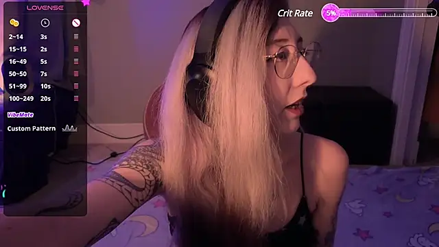 lovelylucyy online show from 12-23-24, 01:51