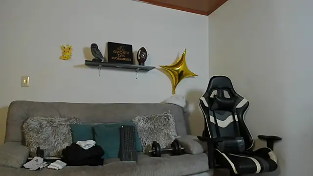 julian wallace online show from 10-25-25, 05:08