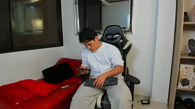 julian wallace online show from 02-06-26, 07:28