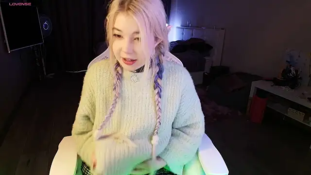 Snapshot of EvaSweetys chatting on 12-13-24, 09:35 EvaSweetys online show from 12-13-24, 09:35