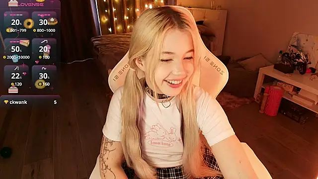 Snapshot of EvaSweetys chatting on 02-09-25, 10:42 EvaSweetys online show from 02-09-25, 10:42