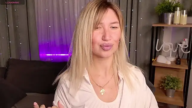 MilaBott online show from 09-22-25, 08:11