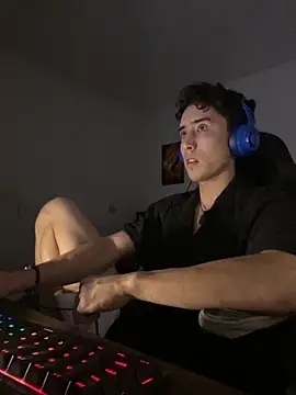 gojo satoru 18 online show from 11-27-25, 04:25