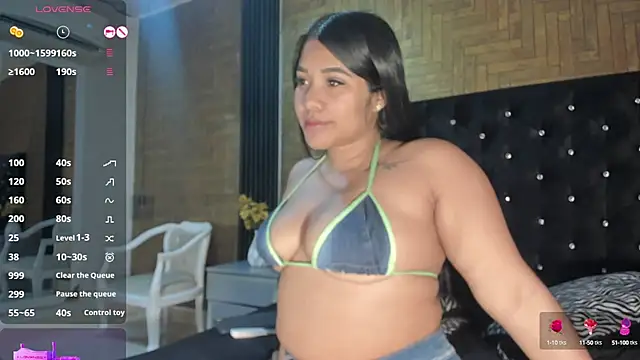 Snapshot of Laross25 chatting on 09-18-25, 08:00 Laross25 online show from 09-18-25, 08:00