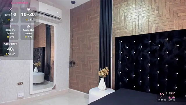 Snapshot of Laross25 chatting on 02-22-26, 07:45 Laross25 online show from 02-22-26, 07:45