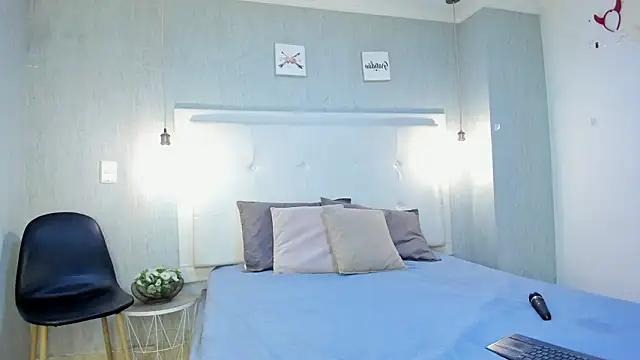 Snapshot of Clarigil chatting on 03-10-26, 01:05 Clarigil online show from 03-10-26, 01:05