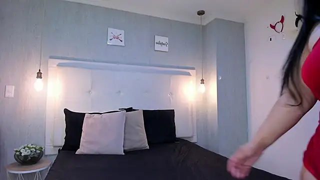 Snapshot of Clarigil chatting on 04-04-26, 02:25 Clarigil online show from 04-04-26, 02:25