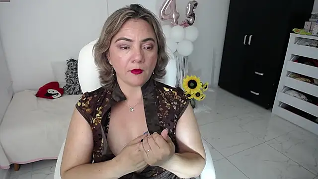 Chiraz hasnaa online show from 02-01-25, 02:37