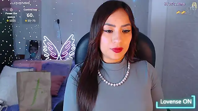 Snapshot of Paulina_627 chatting on 06-20-26, 03:04 Paulina 627 online show from 06-20-26, 03:04