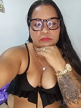 Snapshot of Sikiu_40 chatting on 06-14-26, 04:36 Sikiu 40 online show from 06-14-26, 04:36
