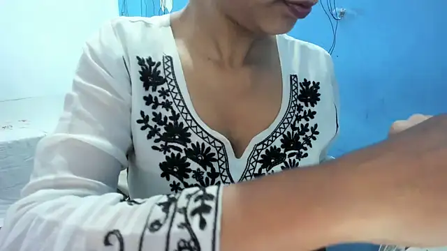 aarjulove online show from 12-20-25, 07:59