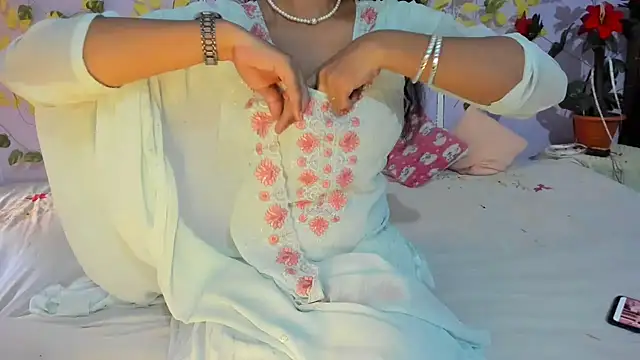 Snapshot of aarjulove chatting on 06-19-26, 09:46 aarjulove online show from 06-19-26, 09:46
