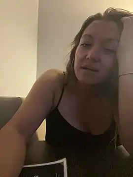 Snapshot of SummerV91 chatting on 06-25-26, 06:18 SummerV91 online show from 06-25-26, 06:18