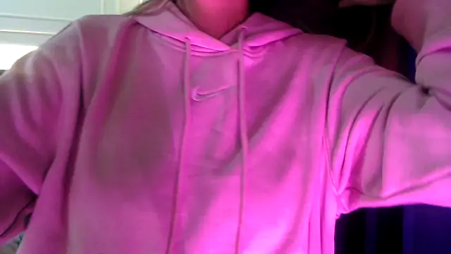 Snapshot of chhui_mui chatting on 11-09-25, 05:11 chhui mui online show from 11-09-25, 05:11