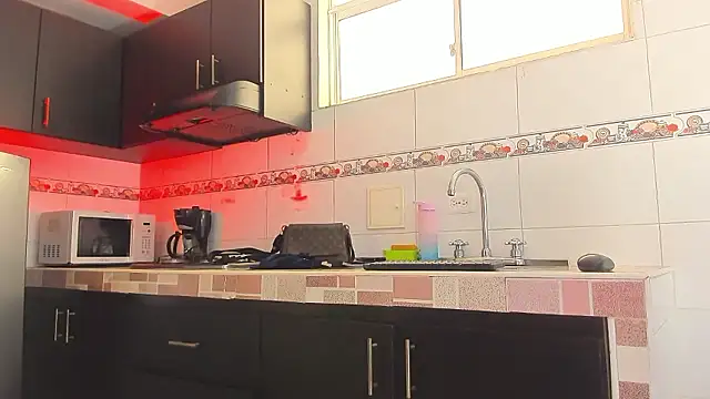 Emma-evans online show from 01-10-26, 01:13