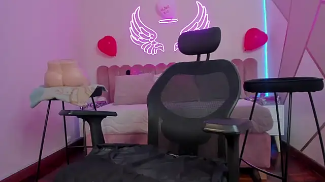  scarletmoore online show from 02-09-25, 10:42